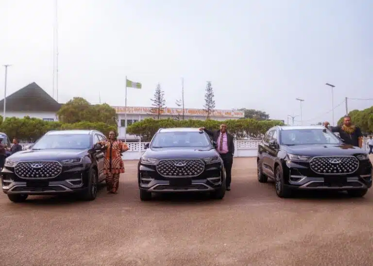 Governor Rewards Three Civil Servants With SUVs After Secret Observation