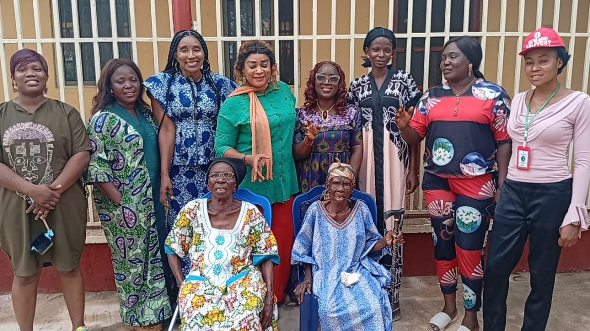 Edo NAWOJ Celebrates IWD With Visit To Home Of Elderly