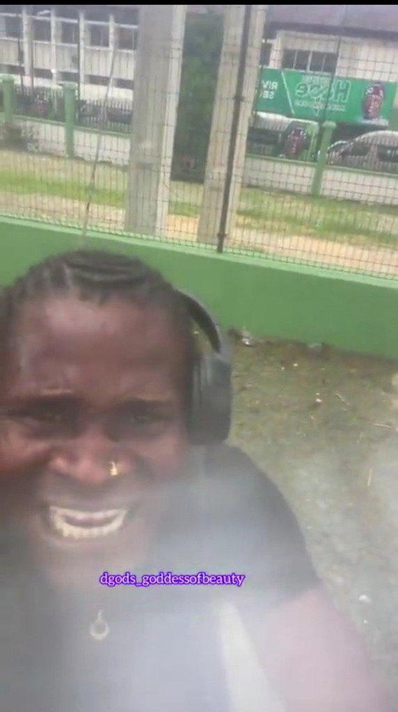 Man Spots Tinubu’s “Renewed Hope’ Bus & Signpost At INEC Office In Rivers