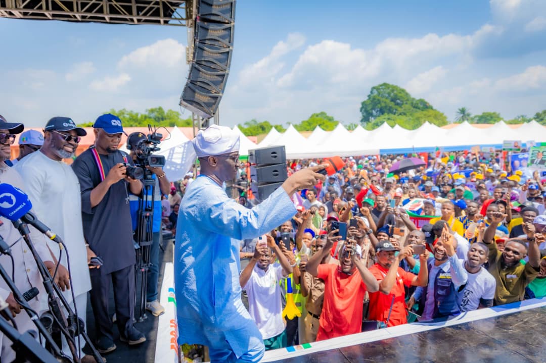 Ordia, Edionwele, Ihenyen lead mass defection to APC in Edo Central