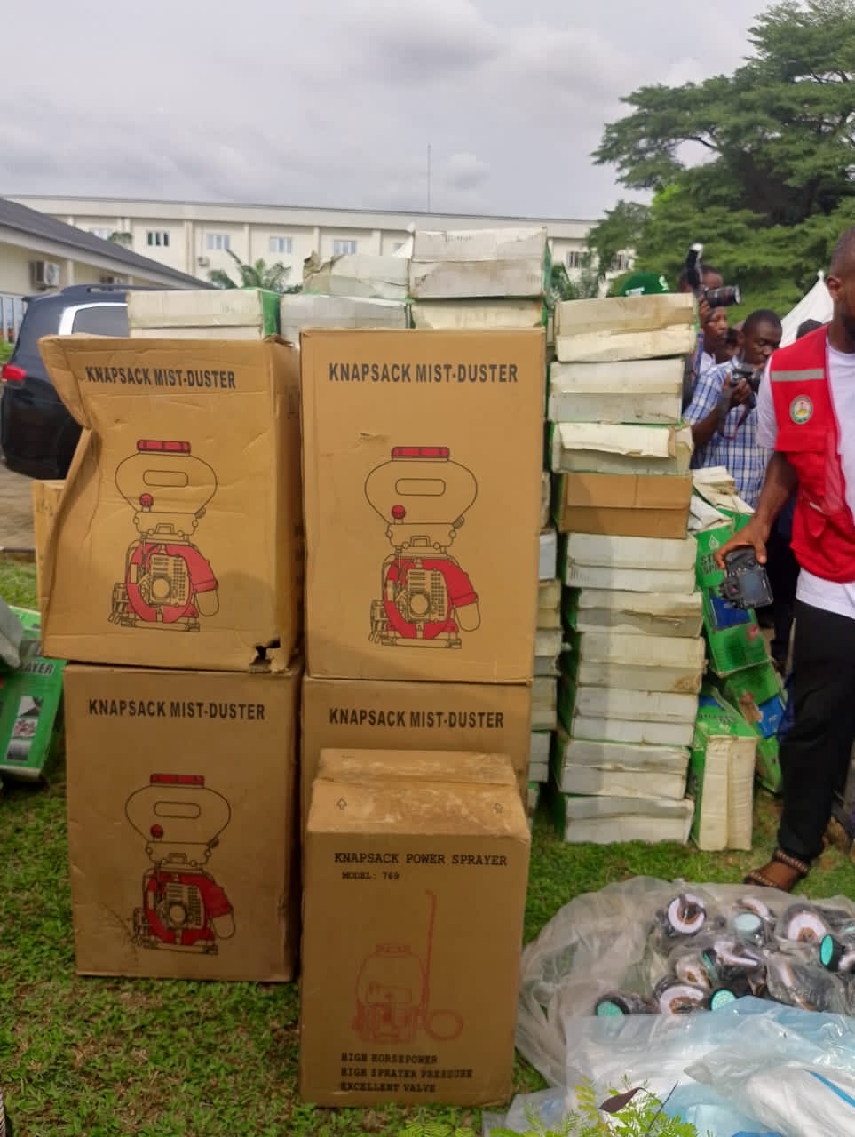 Okpebholo Flags Off 2026 Farming Season, Distribute Farming Materials Across 18 LG